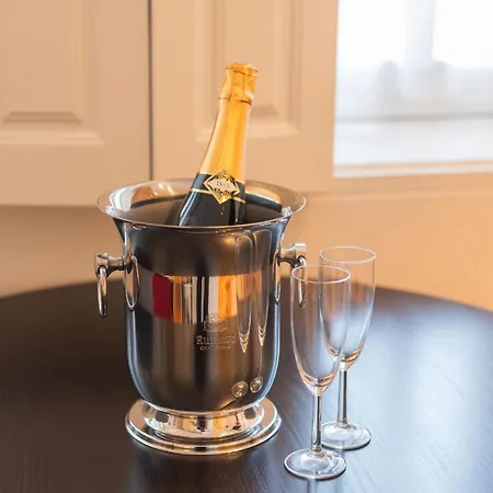 Modern Loft W Ac Downtown And Metro Apartment *